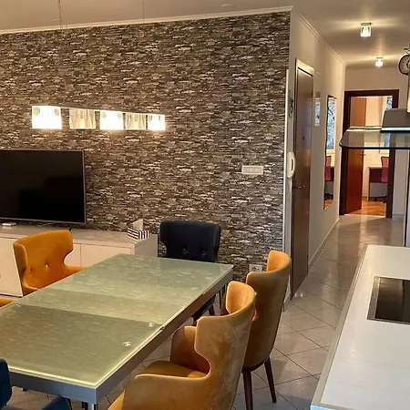 Appartement With Big Terrace Leon