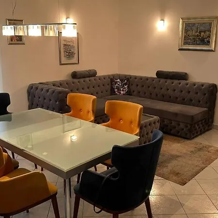 Apartment With Big Terrace Leon